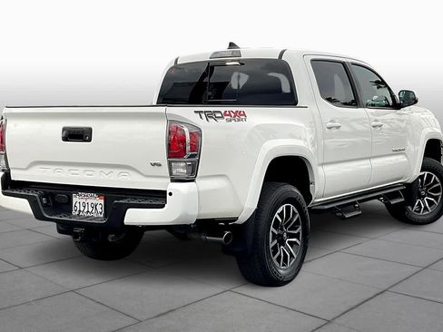 Used 2022 Toyota Tacoma TRD Sport image 12