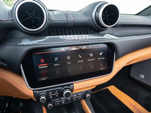 Used 2019 Ferrari Portofino RWD image 75