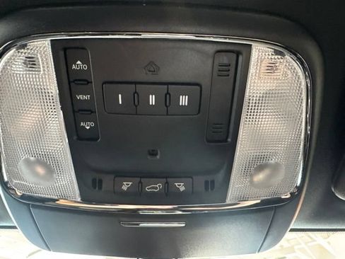 Used 2022 Jeep Grand Cherokee Limited AWD/4WD image 46