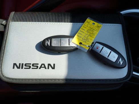 Used 2010 Nissan 370Z Touring w/ Sport Pkg image 55