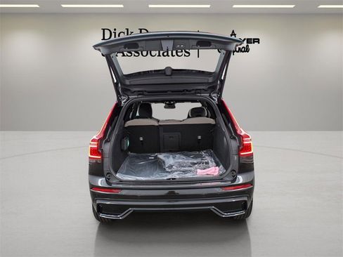 New 2026 Volvo XC60 B5 Core w/ Protection Package Premier image 15