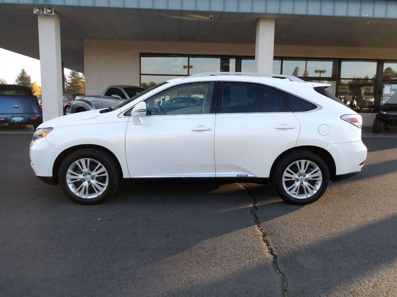 Used 2010 Lexus RX 450h AWD w/ Premium Pkg image 2