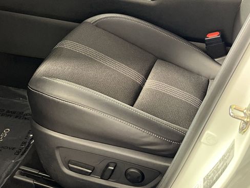 Used 2025 MAZDA CX-50 AWD 2.5 S w/ Premium Package image 14