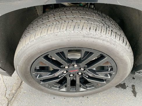 Certified 2024 GMC Yukon Denali w/ Advanced Technology Package AWD/4WD image 34