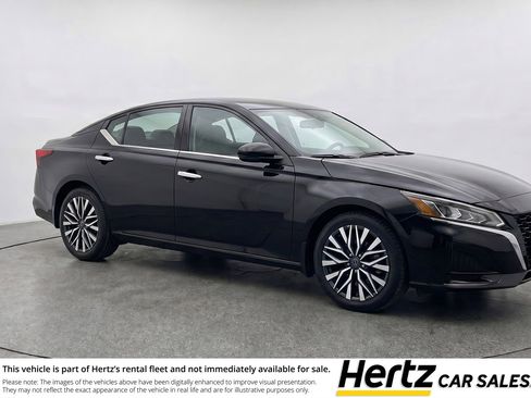 Used 2025 Nissan Altima 2.5 SV FWD image 1