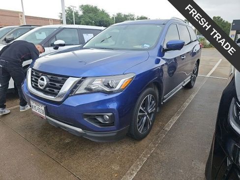 Used 2018 Nissan Pathfinder Platinum w/ Cargo Package image 2