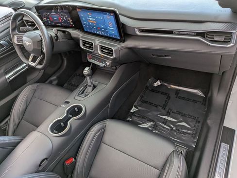 Used 2025 Ford Mustang Premium image 29