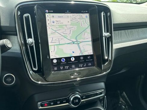 Certified 2026 Volvo XC40 B5 Plus AWD/4WD image 22