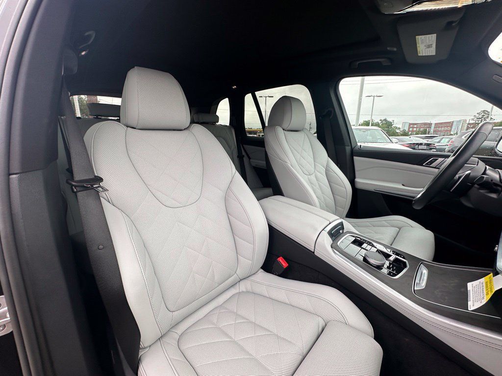 Certified 2026 BMW X5 sDrive40i w/ Parking Assistance Package RWD image 29