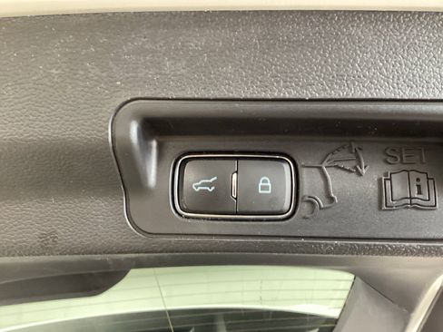 Used 2023 Ford Explorer XLT w/ Equipment Group 202A AWD/4WD image 15