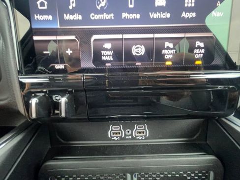 New 2025 RAM 2500 Laramie image 24