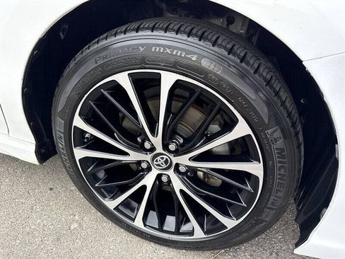 Used 2018 Toyota Camry SE FWD image 13