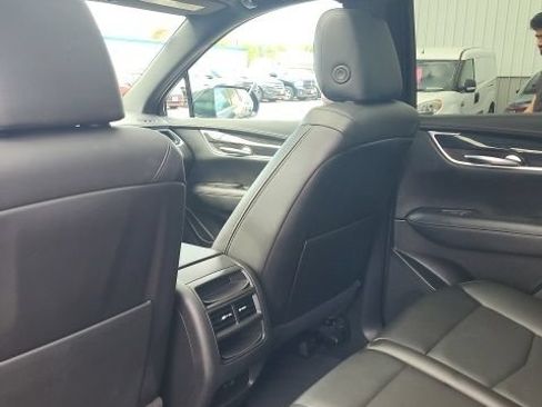 Used 2022 Cadillac XT5 Premium Luxury w/ Technology Package AWD/4WD image 15