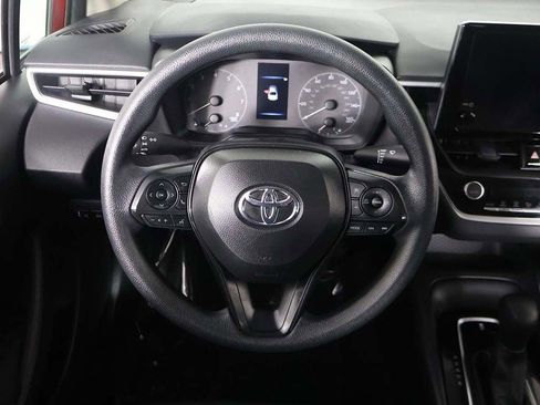 Used 2025 Toyota Corolla LE FWD image 31
