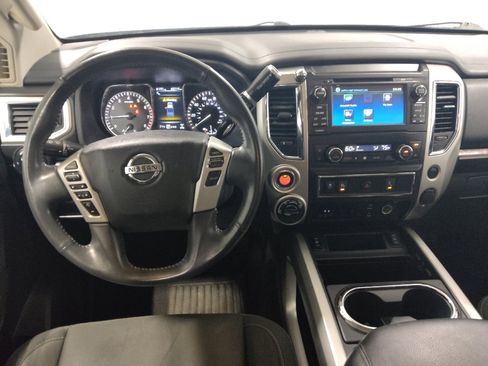 Used 2018 Nissan Titan SV w/ SV Convenience Package AWD/4WD image 22
