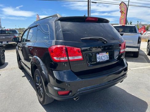 Used 2017 Dodge Journey SXT w/ Comfort/Convenience Group FWD image 10