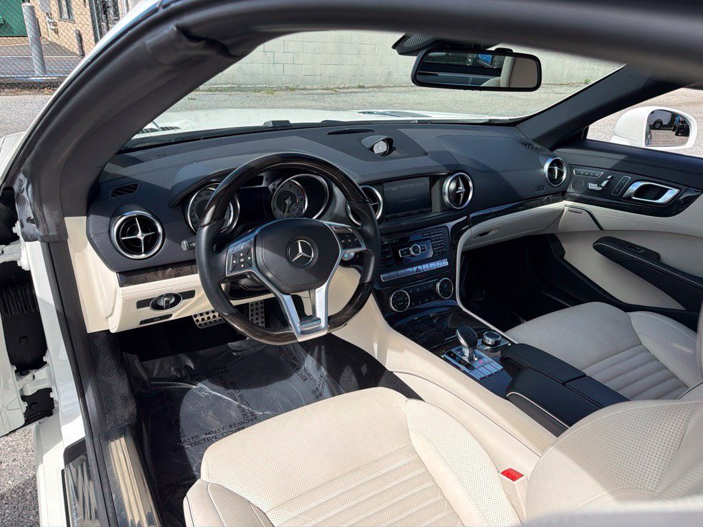 Used 2015 Mercedes-Benz SL 550 image 21