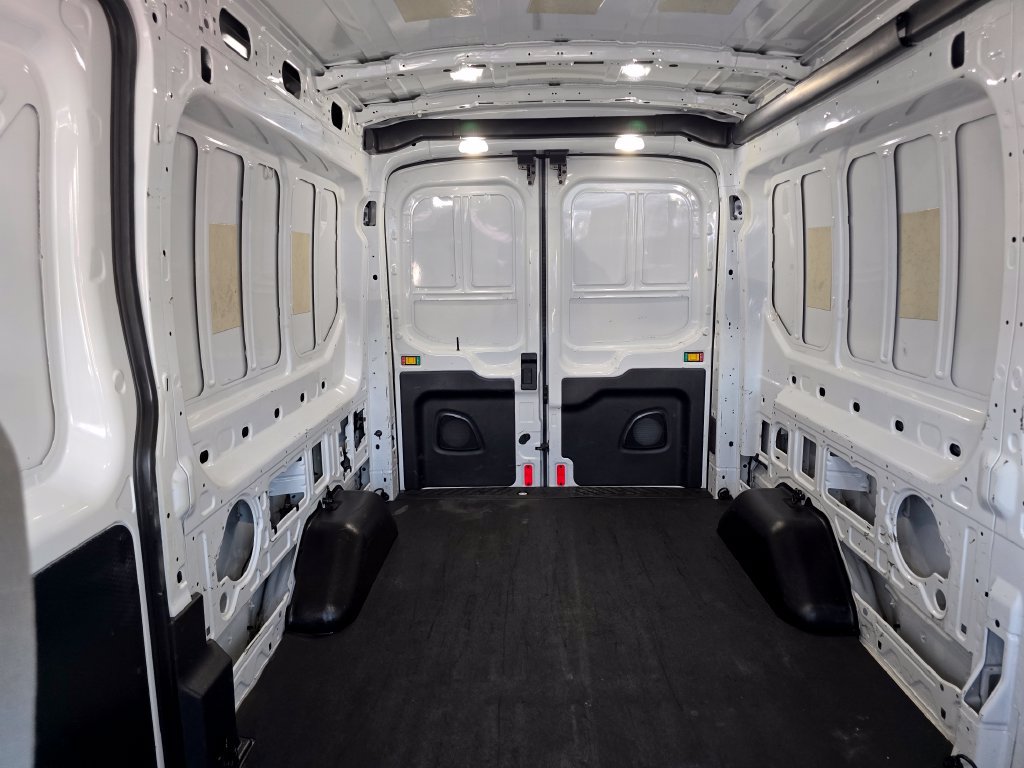 Used 2018 Ford Transit 250 148 Medium Roof RWD image 19