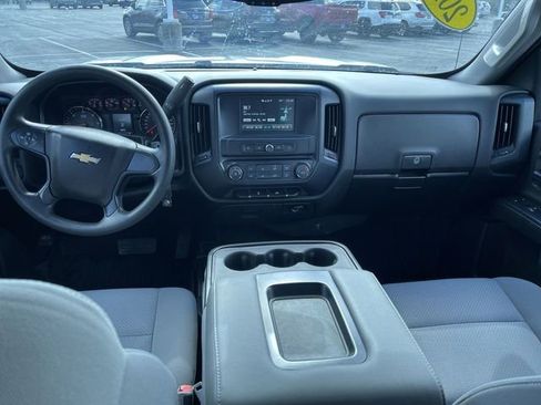 Used 2018 Chevrolet Silverado 1500 Custom w/ Custom Value Package AWD/4WD image 19