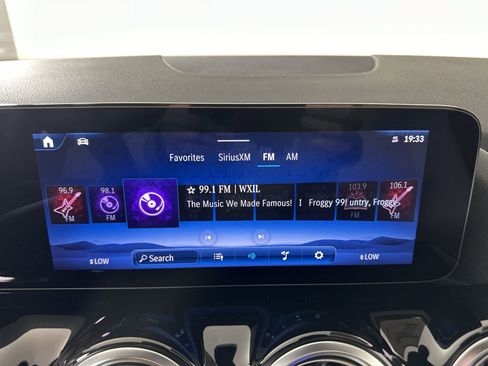 Used 2025 Mercedes-Benz GLA 250 4MATIC image 15