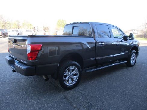 Used 2016 Nissan Titan SL AWD/4WD image 11