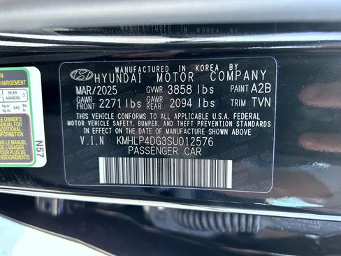 Used 2025 Hyundai Elantra Limited FWD image 27