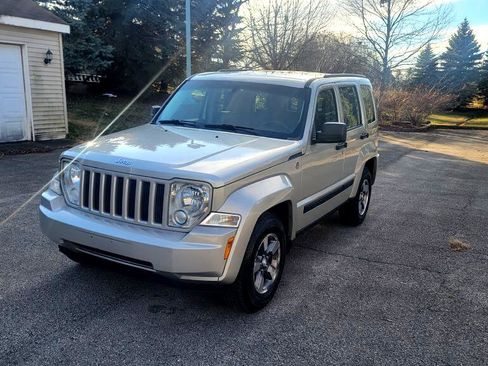 Used 2008 Jeep Liberty Sport image 7