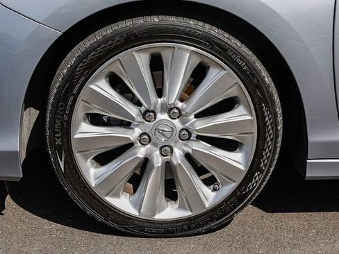 Used 2017 Acura RLX Sport Hybrid w/ Advance Pkg image 9