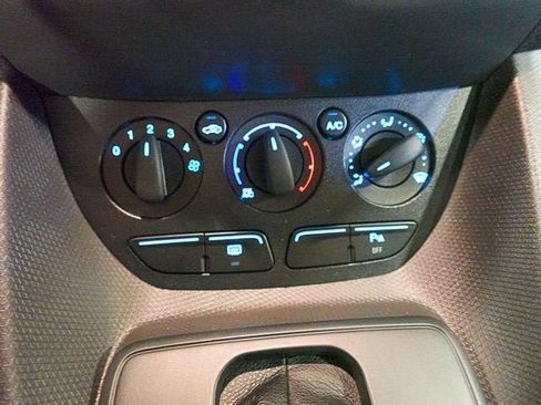 Used 2018 Ford Transit Connect XL image 17