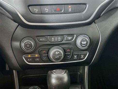 Used 2023 Jeep Cherokee Altitude Lux w/ Lux Elite Package AWD/4WD image 17