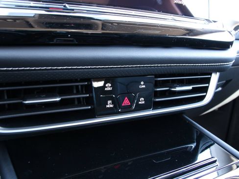Certified 2026 Volkswagen Atlas SE FWD image 18