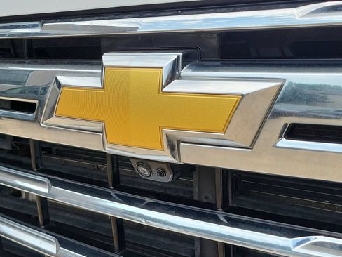 Used 2024 Chevrolet Silverado 2500 LTZ w/ LTZ Convenience Package AWD/4WD image 31