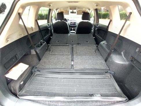 Used 2020 Volkswagen Tiguan SE image 62