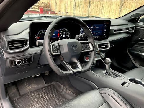 Certified 2025 Ford Mustang Premium image 18