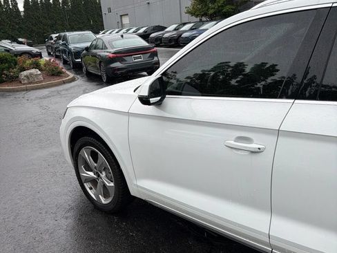 Used 2021 Audi Q5 2.0T Premium Plus w/ Premium Plus Package AWD/4WD image 13