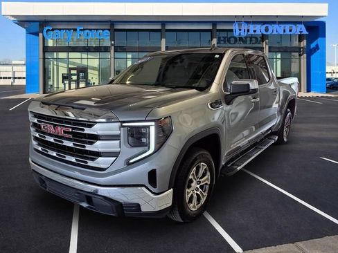 Used 2023 GMC Sierra 1500 SLE w/ Preferred Package RWD image 4