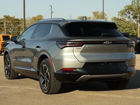 Used 2024 Chevrolet Equinox EV LT image 5