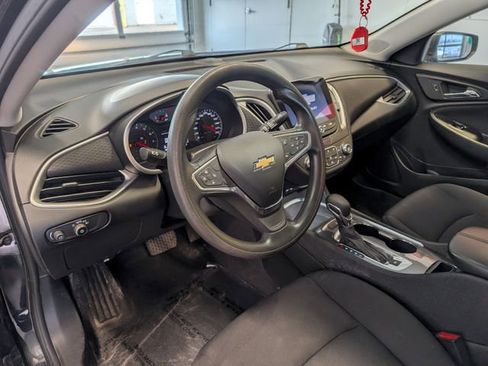 Used 2022 Chevrolet Malibu LT FWD image 10