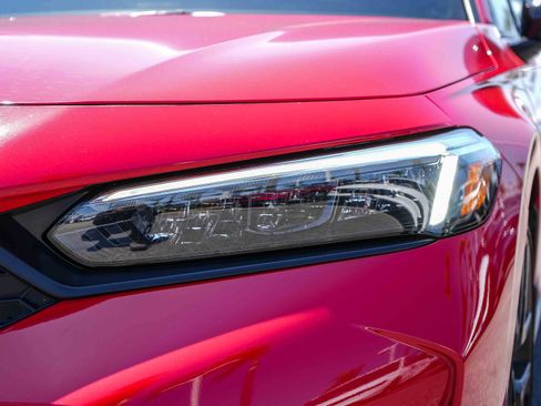 Used 2025 Honda Civic Sport image 4