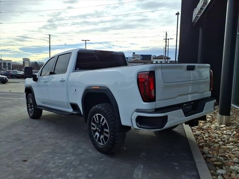 Used 2021 GMC Sierra 2500 AT4 w/ AT4 Premium Plus Package image 4