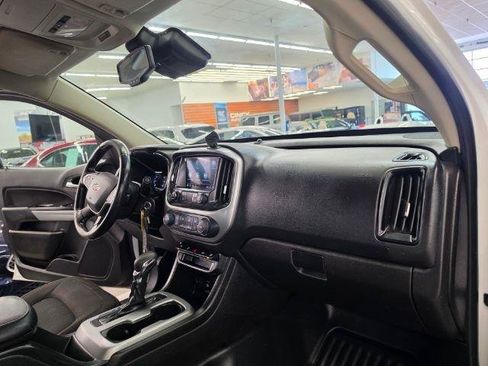 Used 2022 Chevrolet Colorado LT w/ Fleet Safety Package RWD image 11