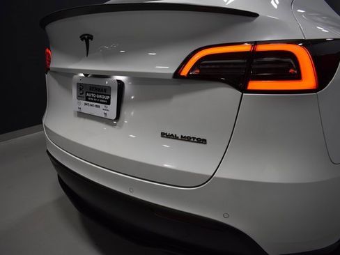 Used 2022 Tesla Model Y Performance image 12