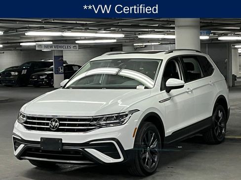 Used 2023 Volkswagen Tiguan SE image 3