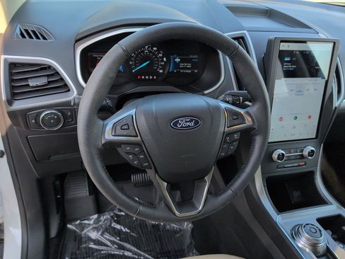 Used 2021 Ford Edge SEL w/ Convenience Package FWD image 4