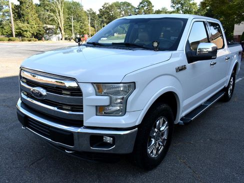 Used 2015 Ford F150 Lariat image 2
