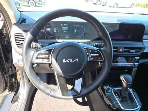 Used 2025 Kia Seltos S image 15