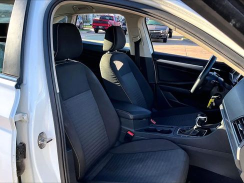 Used 2024 Volkswagen Jetta S image 9