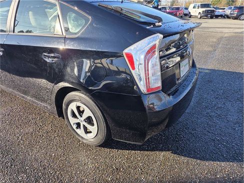 Used 2014 Toyota Prius Four image 4