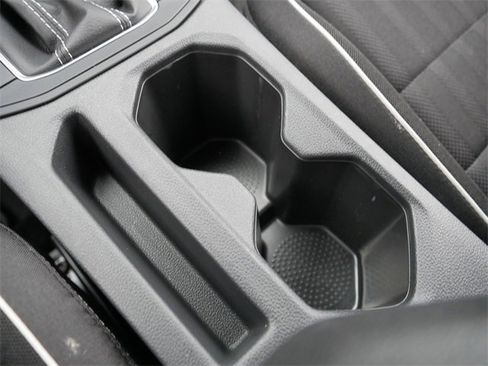 Certified 2024 Volkswagen Jetta Sport image 34