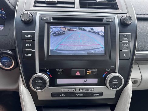 Used 2014 Toyota Camry LE FWD image 23